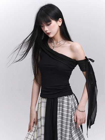 Black Asymmetrical Neckline Slim-fitting T-shirt
