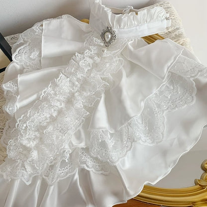 Weiß / Schwarzer Jabot