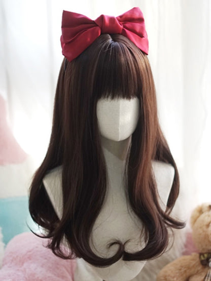 ダークブラウンのロングウェーブウィッグ（前髪あり）