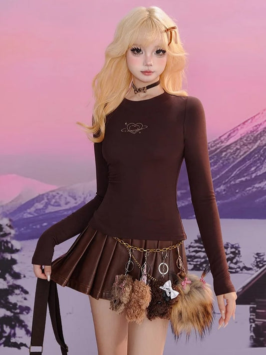 Braunes, eng anliegendes Langarm-Top mit Rundhalsausschnitt und Herz-Print