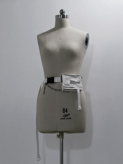 mit Techwear Cyberpunk-Hüftgürtel, weiße Taschenschnalle