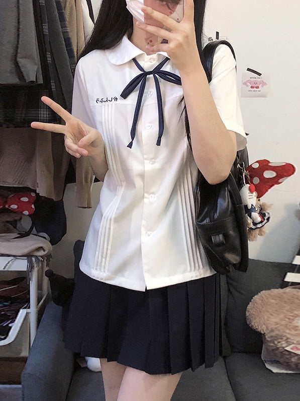 プリーツ入りホワイト/ブルースタイル ショート丈ピーターパンディテール プレッピーバージョン 袖付きカラーシャツ