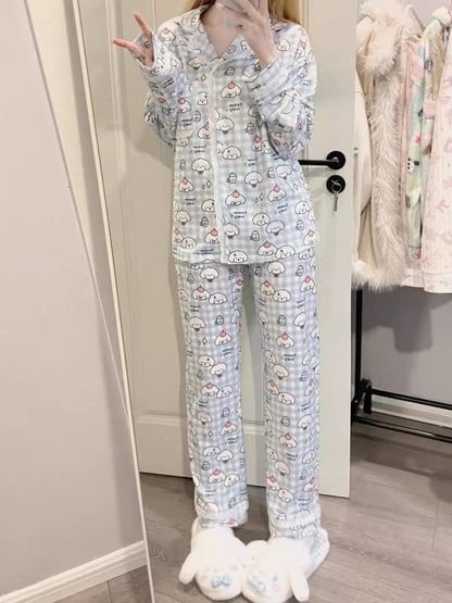 ホワイト＆ブルーのチェック柄パジャマセット