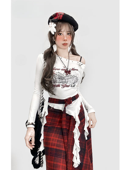 Weißes, schmal geschnittenes Top mit asymmetrischem Saum