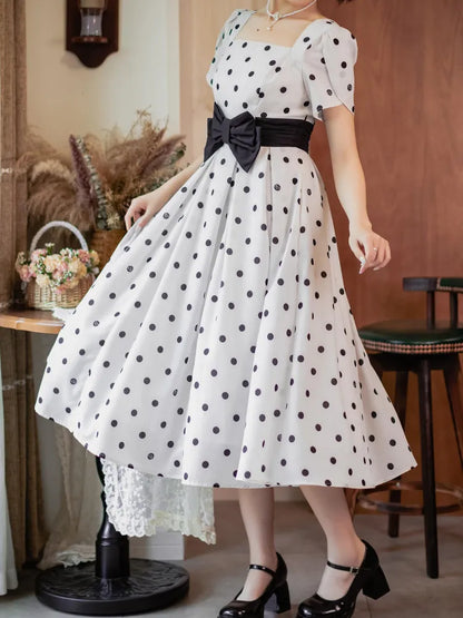 und Ausschnitt Polka Dots Quadrat Blütenblatt Kleid Ärmel Schwarz Weiß Muster