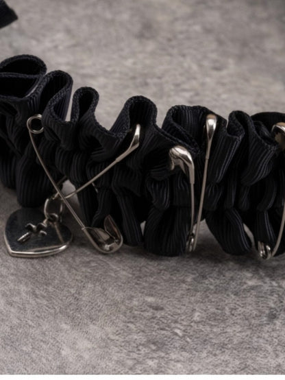 Design Ruffle Decorated Heart Black Buckle Trim KC Pins Gothic