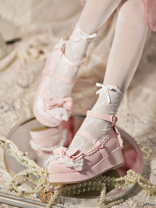 Top Herz Plateaus Schnallen an Schleife Baby Pink Besatz Spitze