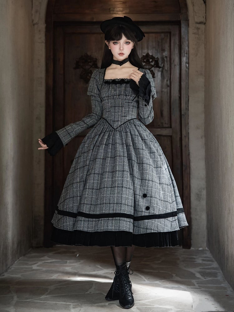 Square Lolita Waist Gray with Dress Pattern Black Plaid Neckline and Boned Elegant