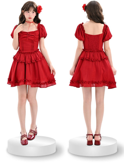 Plissierte Taille, Saumdetails, Vintage-Kleid, rot, quadratischer Ausschnitt, Puffärmel, Rüschen