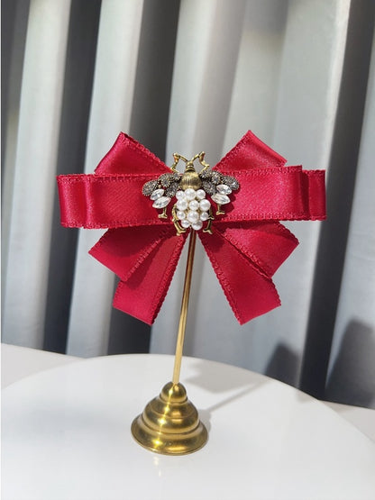 ラインストーンとビーズ付き蜂の蝶ネクタイ