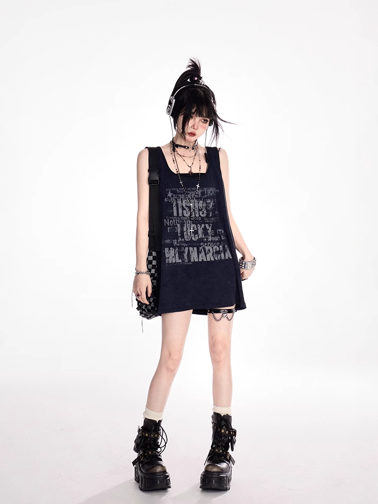 ブラック スクープネックライン レタープリント オーバーサイズ タンクトップ