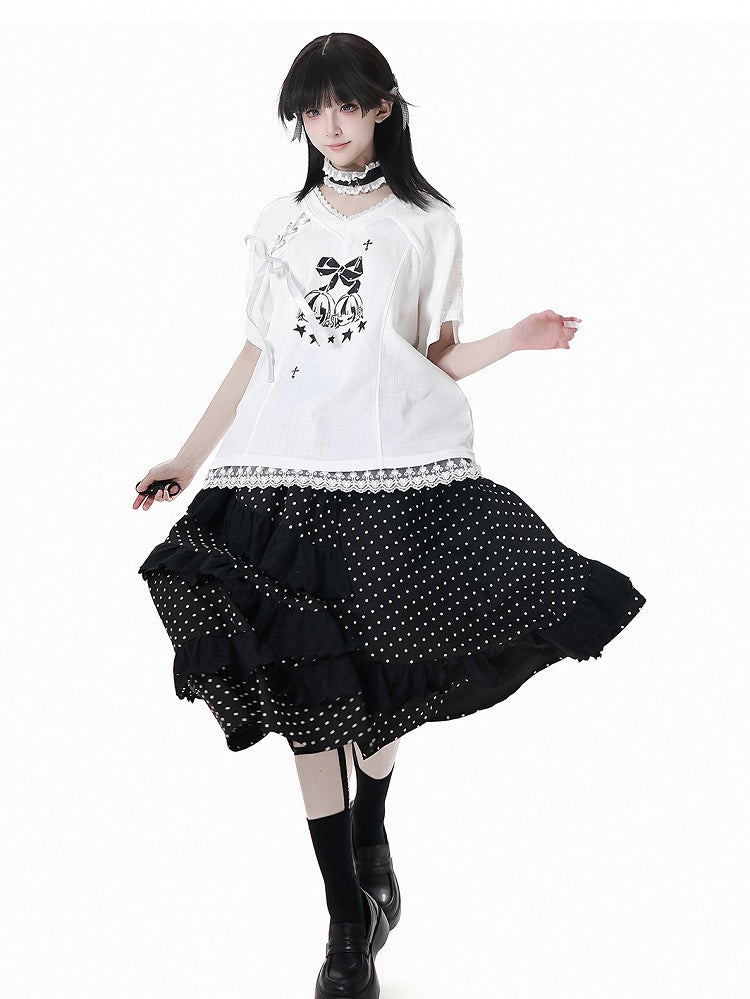 ブラックの伸縮性ウエスト、アシンメトリーレース、水玉模様のスカートトリム