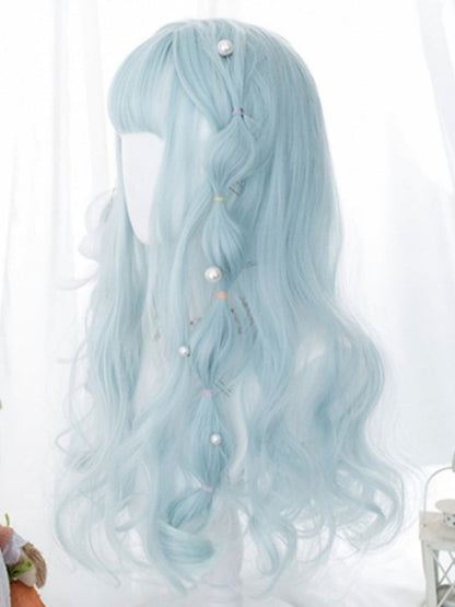 Hellblaue, gewellte Perücke mit Pony, 60 cm unter der Brustlänge