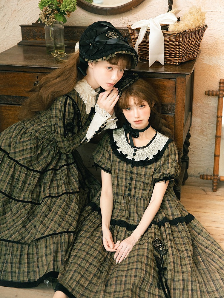 Klassische Stickerei Grün mit Ärmeln und Rose Eleganter Besatz Kurzes kariertes Lolita Schwarzes Kleid