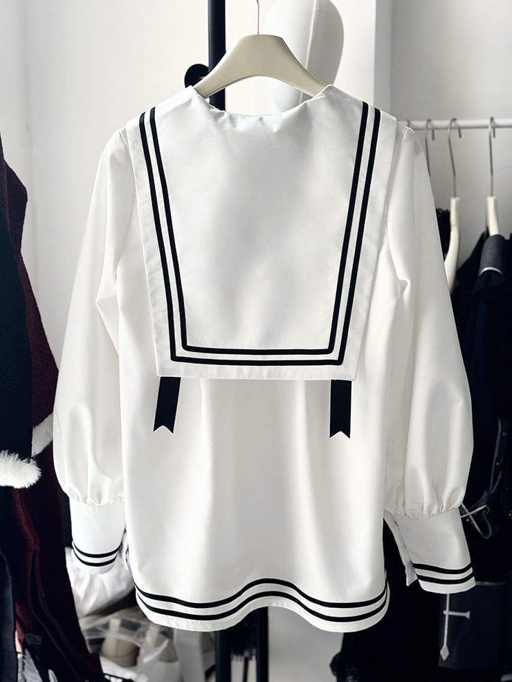 シャツ（セーラー）白襟長袖黒ショートパンツ