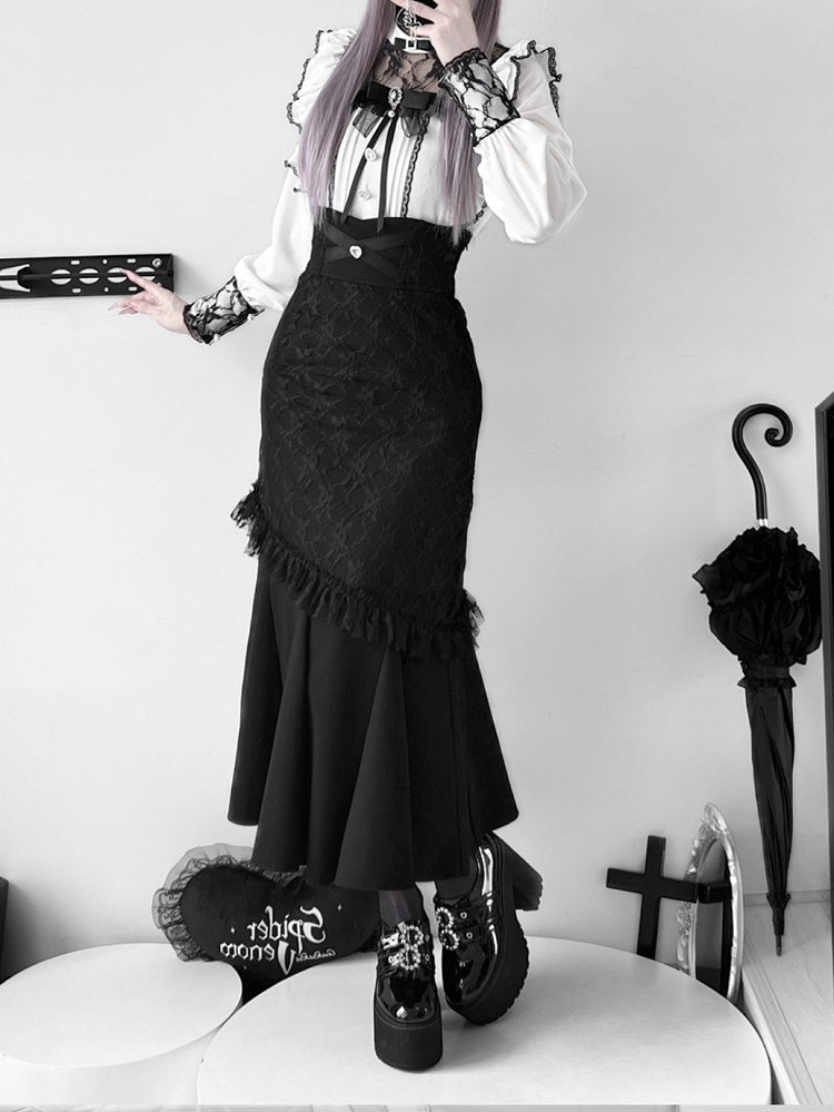 Bluse mit weißem Illusionsausschnitt, Faltendetails, Jirai Kei-Fliege