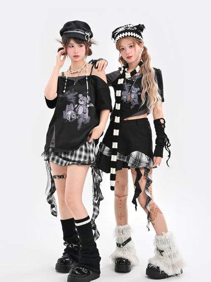 ブラック オフショルダー ネックライン テディベア プリント Tシャツ