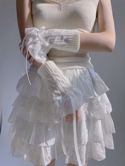 Lolita-Strickmanschetten mit weißer Schleife