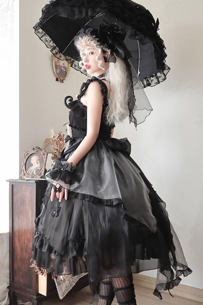 Kleid mit fliegenden großen Lolita-Ärmeln