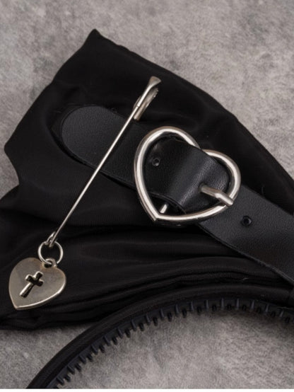 ブラックKCリボン結び（ハートのディテール付き）