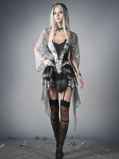 Futuristisches schwarzes Basken-Taillen-Metall-Y3K-Kapuzenkleid mit Taschentuch-Saumketten Cyberpunk-Modefront