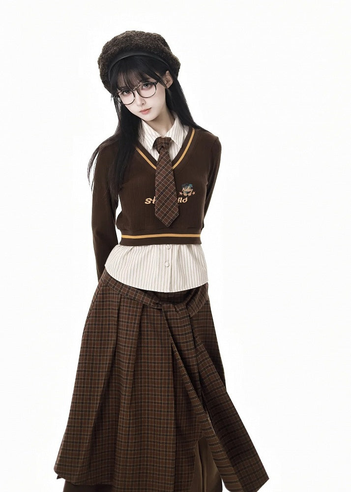 コーヒー＆ホワイトのフェイクツーピースストライプスウェットシャツとコーヒーチェック柄タイ