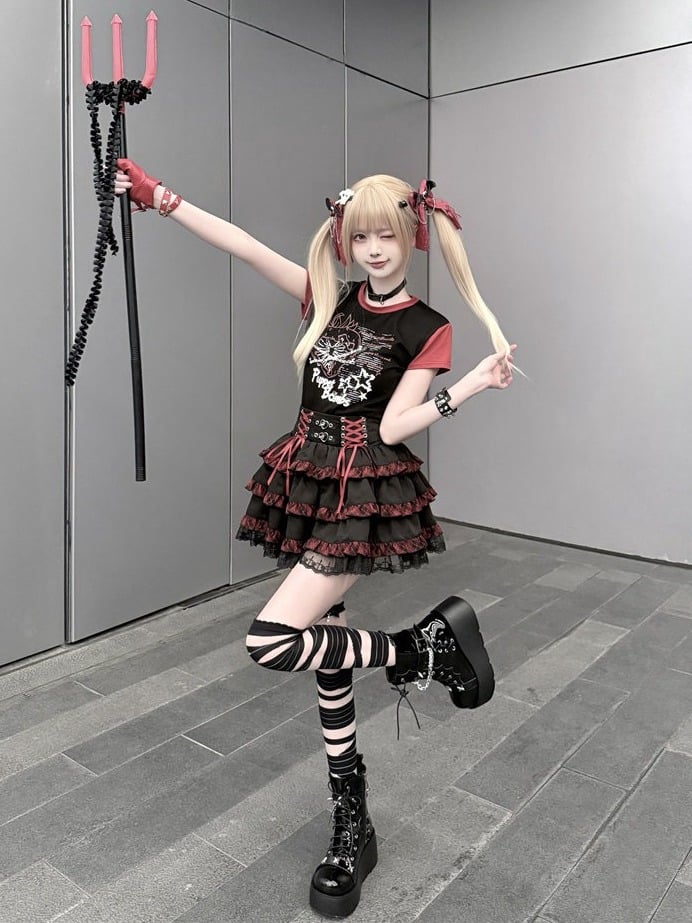 Black & Red Strawberry Chain Print Fitted Short Sleeve T-Shirt - Puppet Bombs