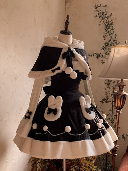 黒のウサギの耳のフード付きケープ