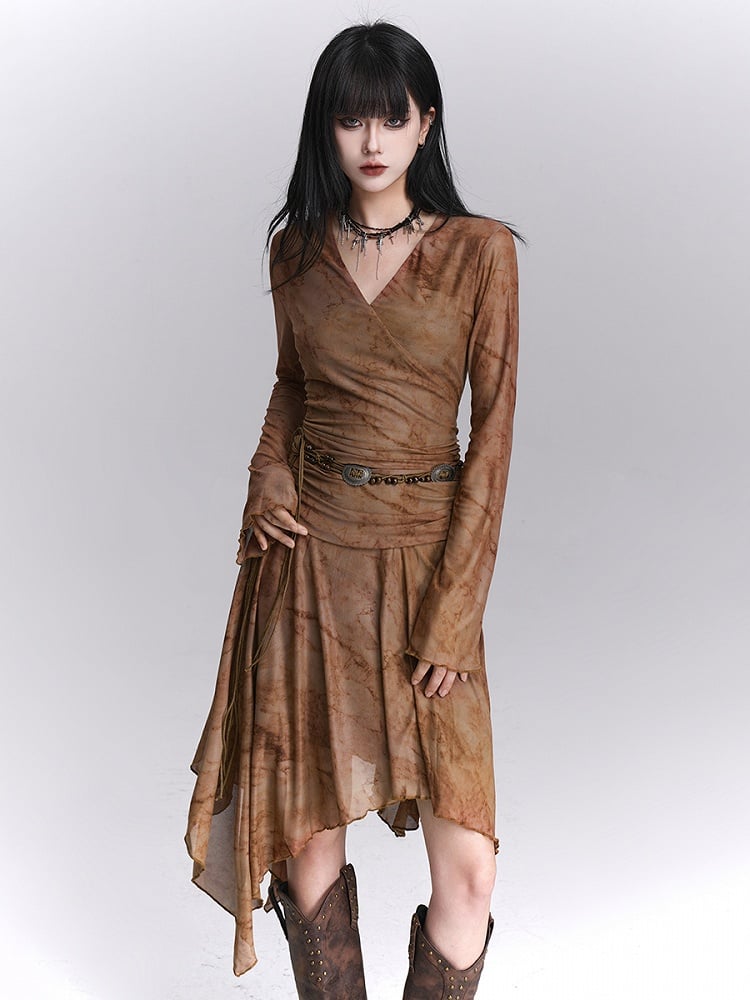 mit drapiertem Kaffee-Taschentuchkleid, V-Ausschnitt, asymmetrischem Saum