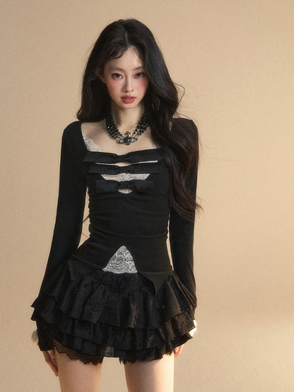 Spitzenaufnäher, glamouröse Details, kontrastierende weiße Schleifen, V-Ausschnitt, schwarzes Strickoberteil