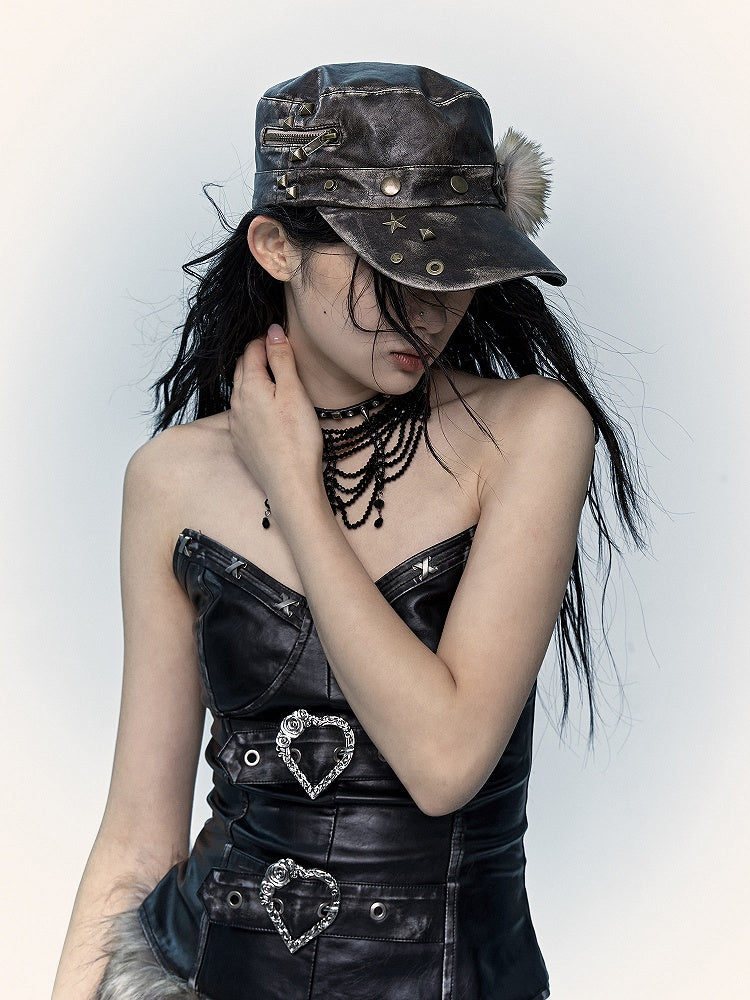 スタッドディテール付きダークレッドブラウンパンクハット