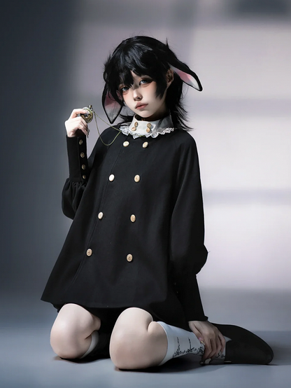 Schwarzes Ouji-Lolita-Outfit mit Hasenohren, Kragen hinten, langen Ärmeln, Oberteil und Knickerbocker-Shorts