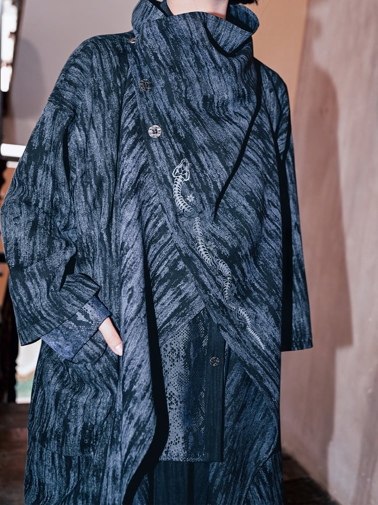 with Asymmetrical Blue Tie Print Cape Dye Jacket Cheongsam Snake