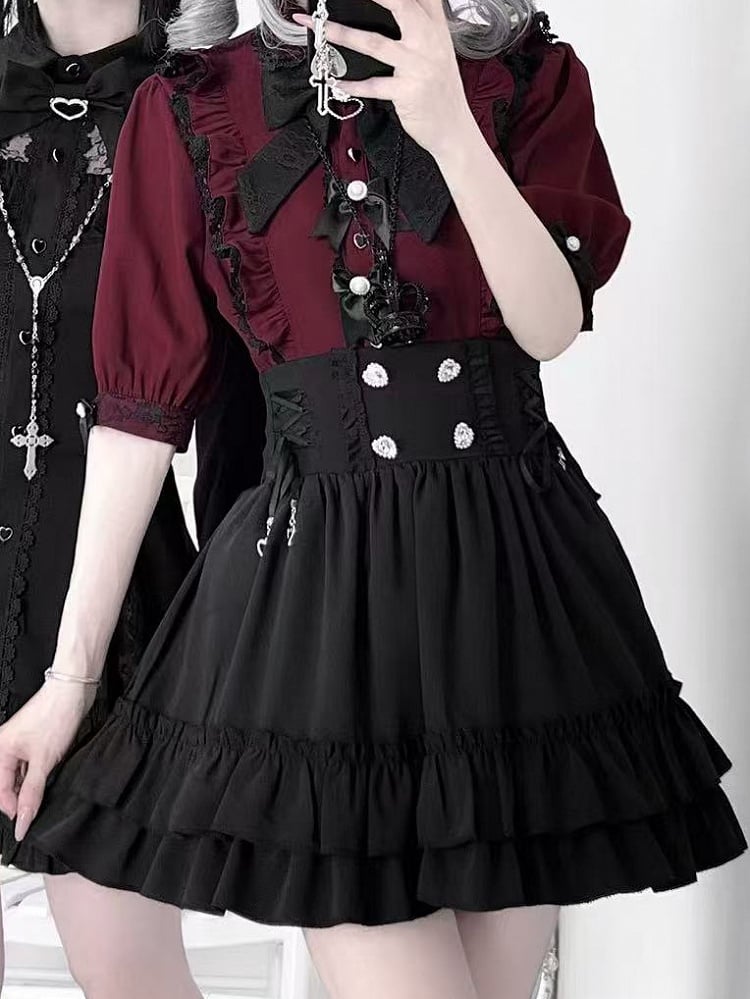 ラインストーンフリルシャツのディテール、蝶結びの装飾、ジライレッドワインケイトリム