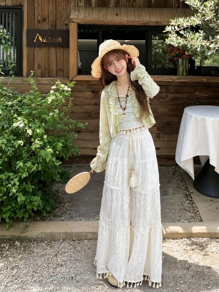 Kawaii Spitzen-Cardigan mit grünem Rüschensaum und ausgehöhltem Yume