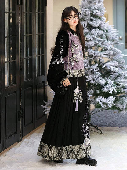 Black and Purple Chinese-Style Skirt with Floral Embroidery and Beaded Pendant - Han Ru Chu Hanfu &amp; Han-Element Studi