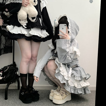 ブルージライケイテックウェアのキュートなキティ柄ティアードフリルスカート