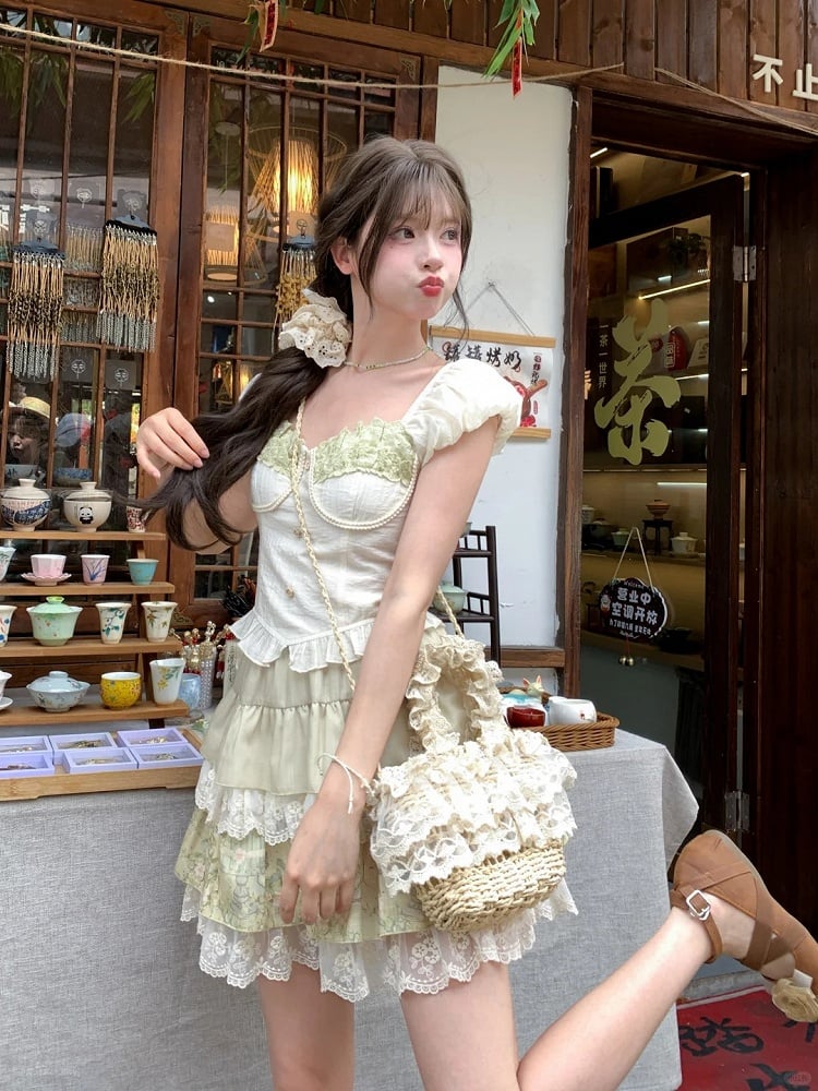 アプリコットのスウィートハートネックラインのパフスリーブのスイートトップス