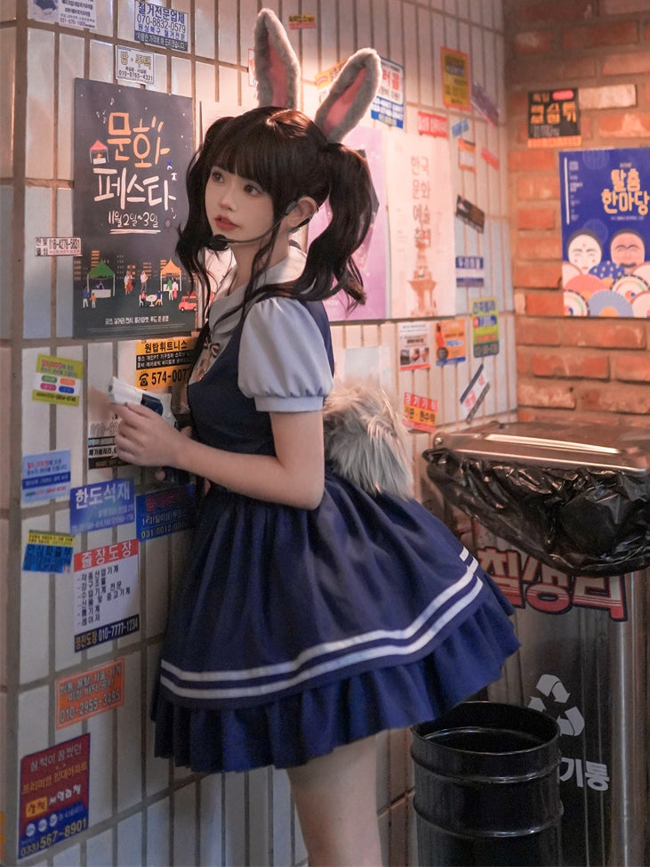 グレーのぬいぐるみウサギのしっぽ