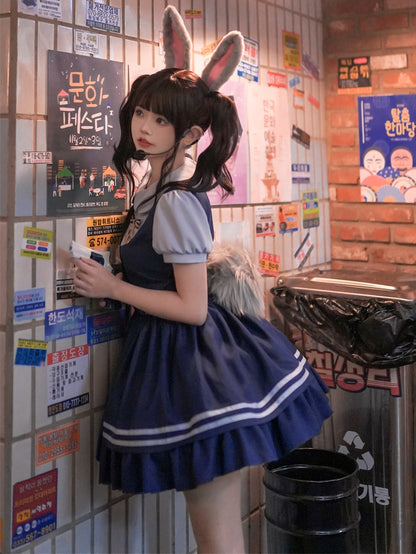 グレーのぬいぐるみウサギのしっぽ