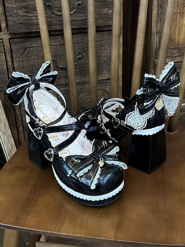 クリスクロスデザインヒール、ボウハイトップ、ブロックブラックハートバックル、取り外し可能