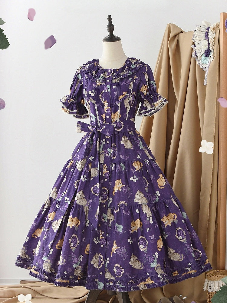 Kurzes, traubenfarbenes Kitty-Ärmel-Print-Kleid in Rosa von Lolita and Piece House Purple Fashion