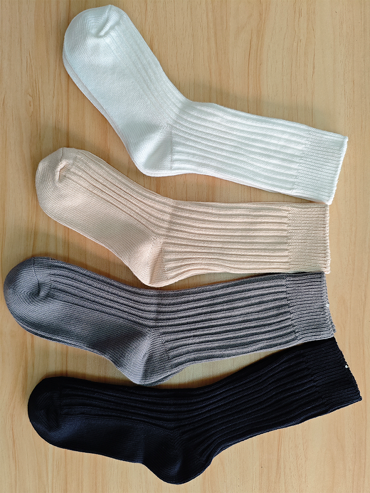 White/Beige/ Gray/Black Knitted Calf Socks