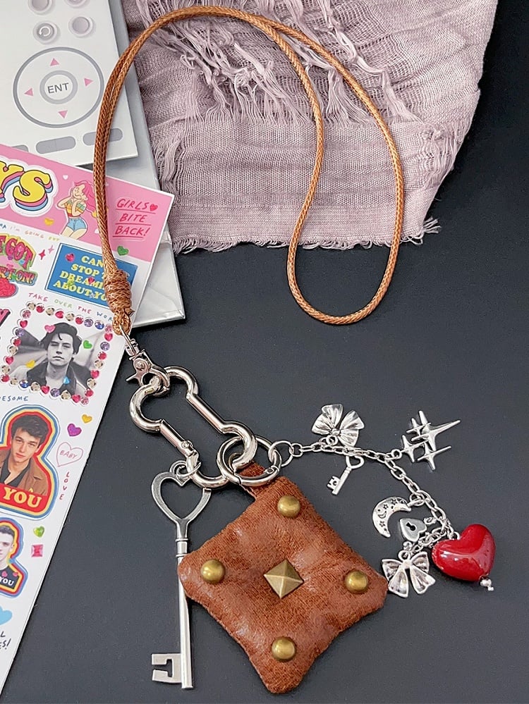 ペンダントパンクネックレスハートとウェイストランドブラウンキー