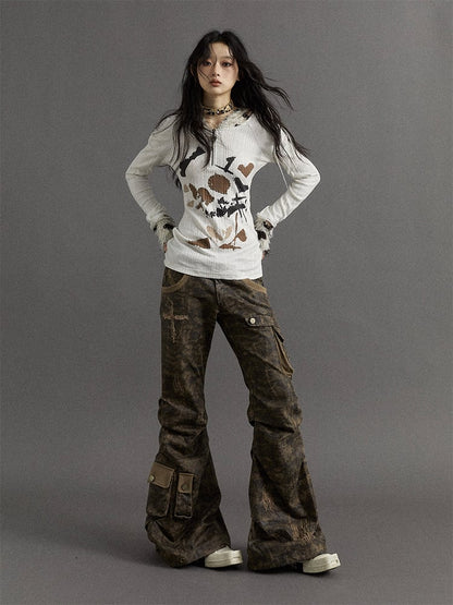 Dusty Grey Camo – Niedrig taillierte Cargohose im Distressed-Look mit ausgestelltem Bein