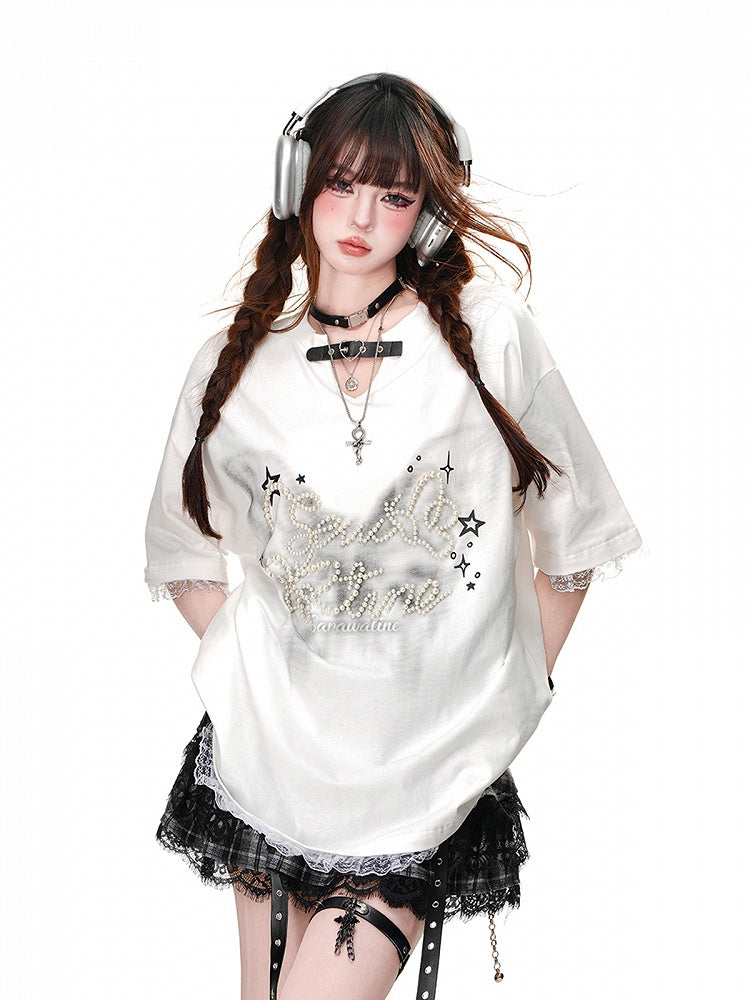 Mintgrünes/schwarzes/weißes T-Shirt mit V-Ausschnitt, Herzschnalle, Perlendetails und Spitzenbesatz