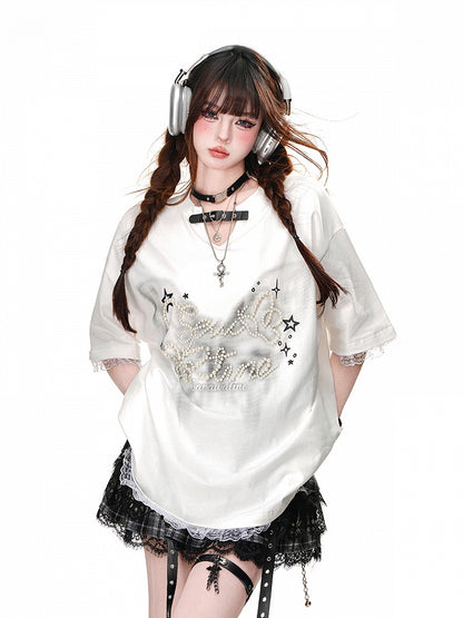 Mintgrünes/schwarzes/weißes T-Shirt mit V-Ausschnitt, Herzschnalle, Perlendetails und Spitzenbesatz