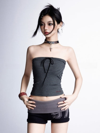 ストラップレス/ノースリーブトップとグレーのストライプが魅力的なクロップド丈ブラック