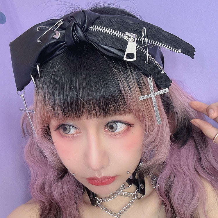 ジッパー 蝶結び パンクピン ブラックデザイン クロス装飾チャーム PU Y2K