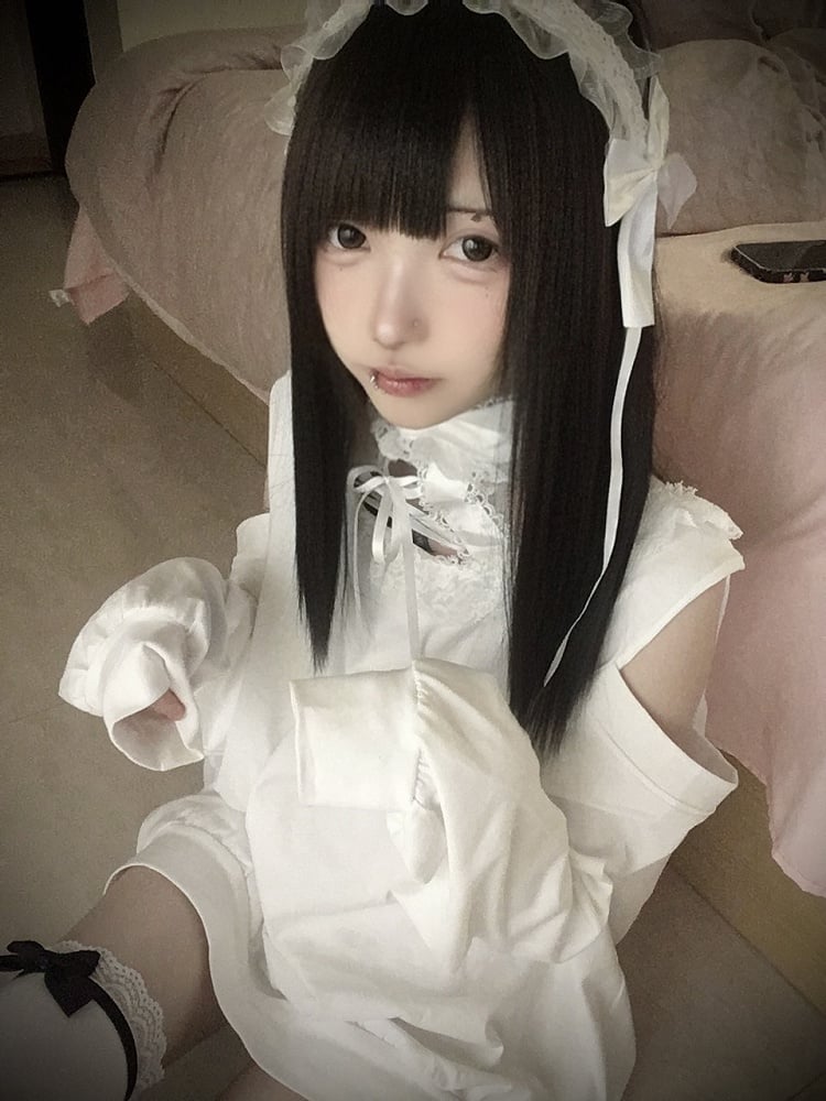 Cat-Ear Shoulder Halter with White Black Cutouts and Tie / Hoodie Jirai Kei